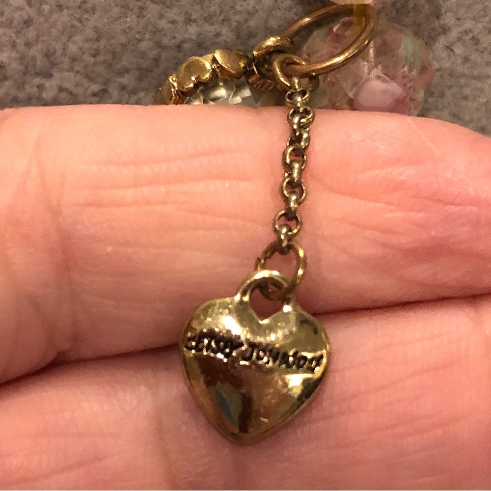 Betsey Johnson Rose Bracelet- stretch w/ glass beads & gold tone charms - Picture 12 of 12